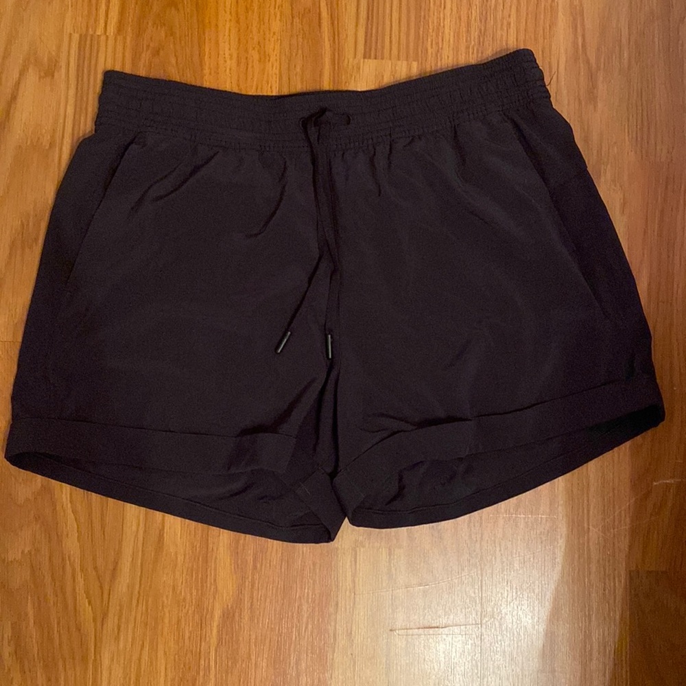 Lululemon spring break away skirts, black size 10